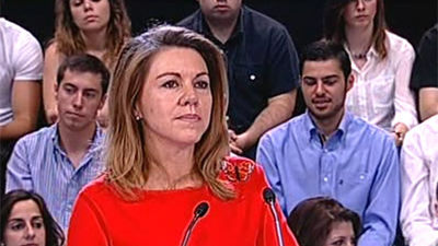 Cospedal: Había que cambiarlo todo y ahora se ve la luz al final del túnel