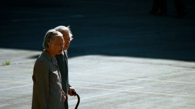 China obliga por ley a prestar más atención a los padres ancianos