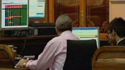 El Ibex se deja un 1,1% y se aleja de los 11.000 enteros