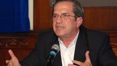 El canciller de Ecuador revela el hallazgo de un micro en la embajada en Londres