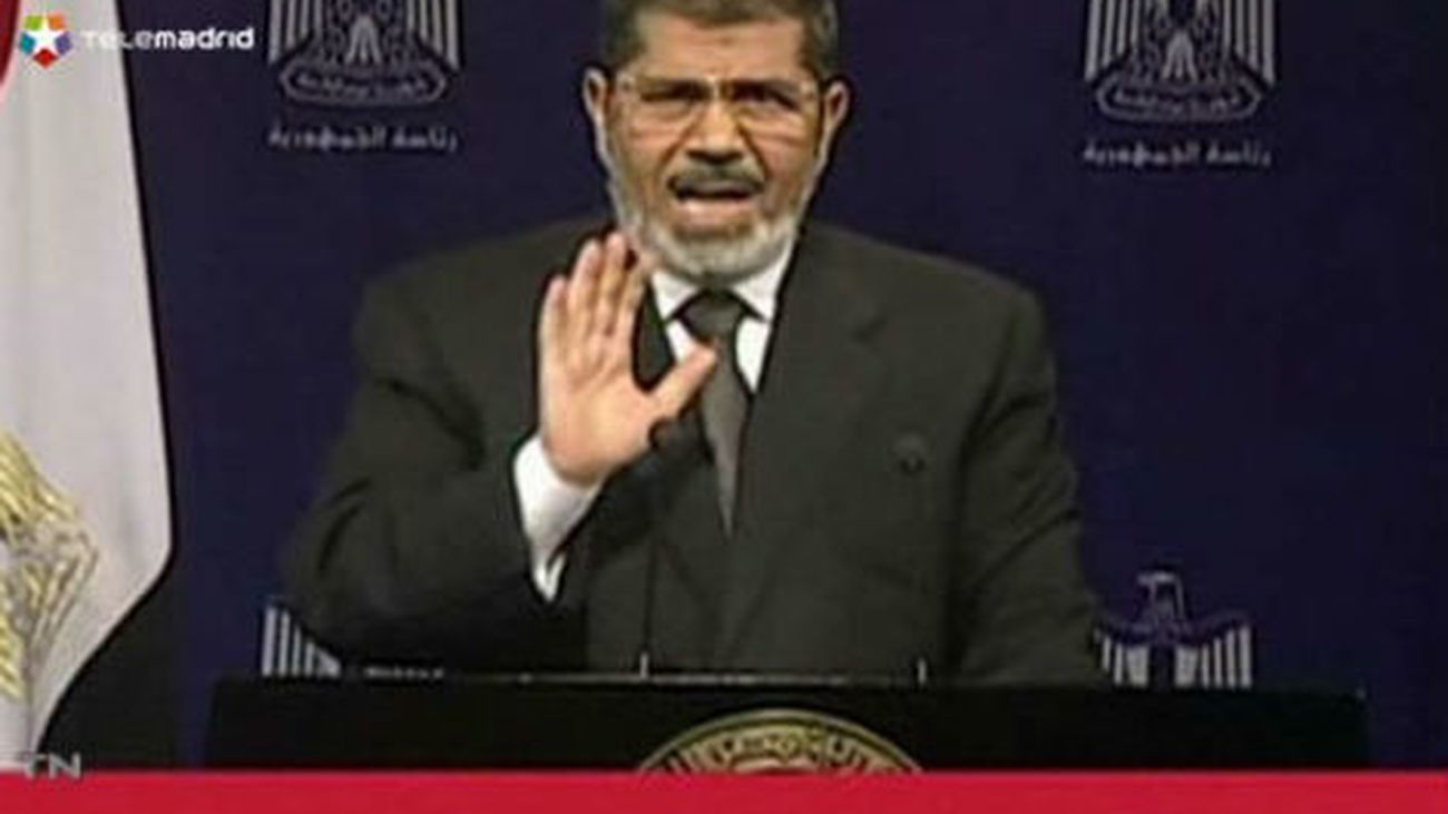 El jefe del Ejército egipcio se reúne con la oposición para analizar los pasos a seguir