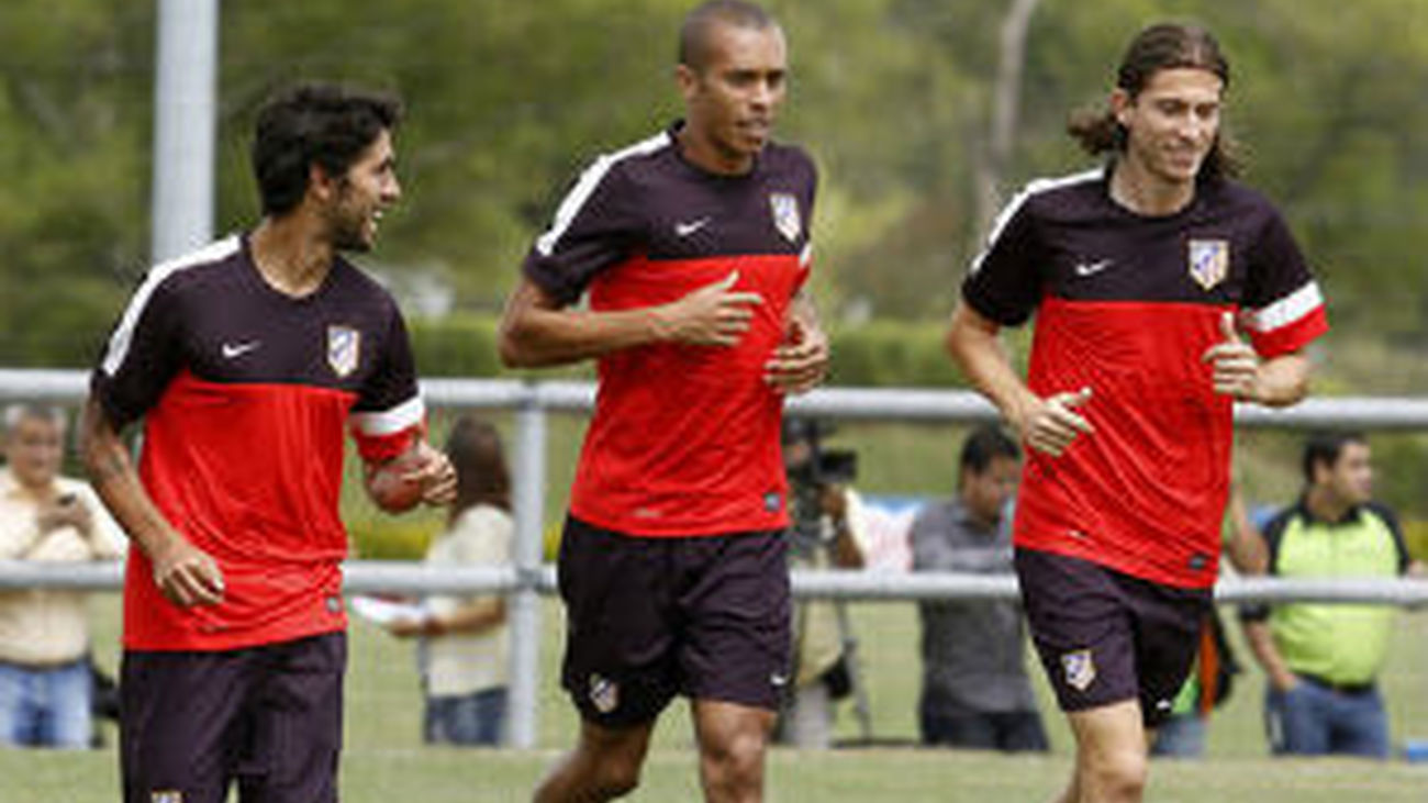 El Atlético inicia la pretemporada sin '9' y con 30 jugadores
