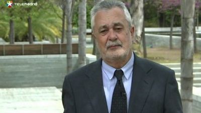 Una interventora de la Junta de Andalucía apunta Griñán en el caso de los ERE