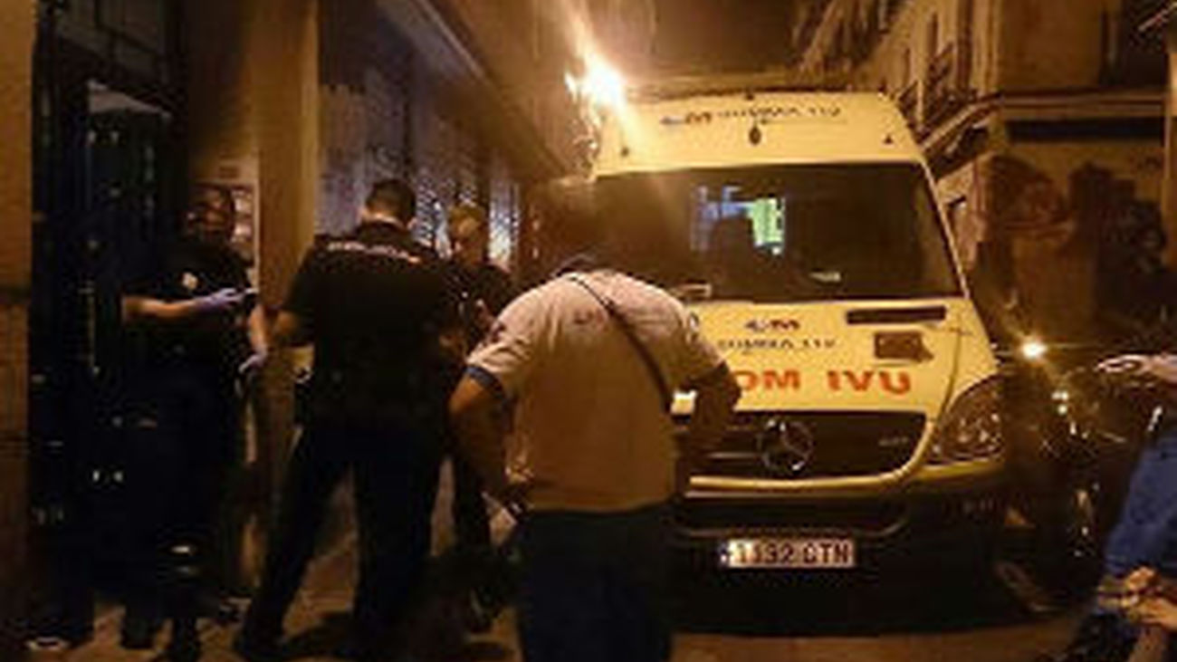 Muere un joven al caer de un tercer piso en la calle La Palma