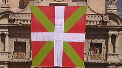 Arrancan los Sanfermines con retraso por la colocación de una ikurriña