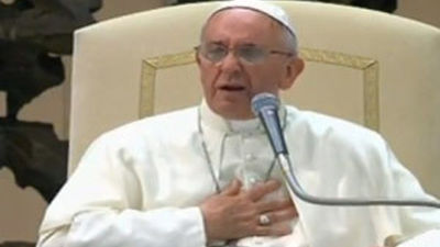 El papa pide rezar por la reconciliación en la "querida tierra" de Egipto