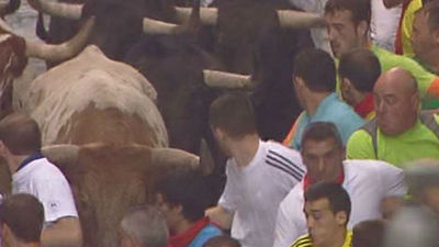 Tres heridos por contusiones en el cuarto encierro de los sanfermines