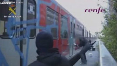 Detenido un líder grafitero al que se le imputan daños en trenes por 269.534 euros