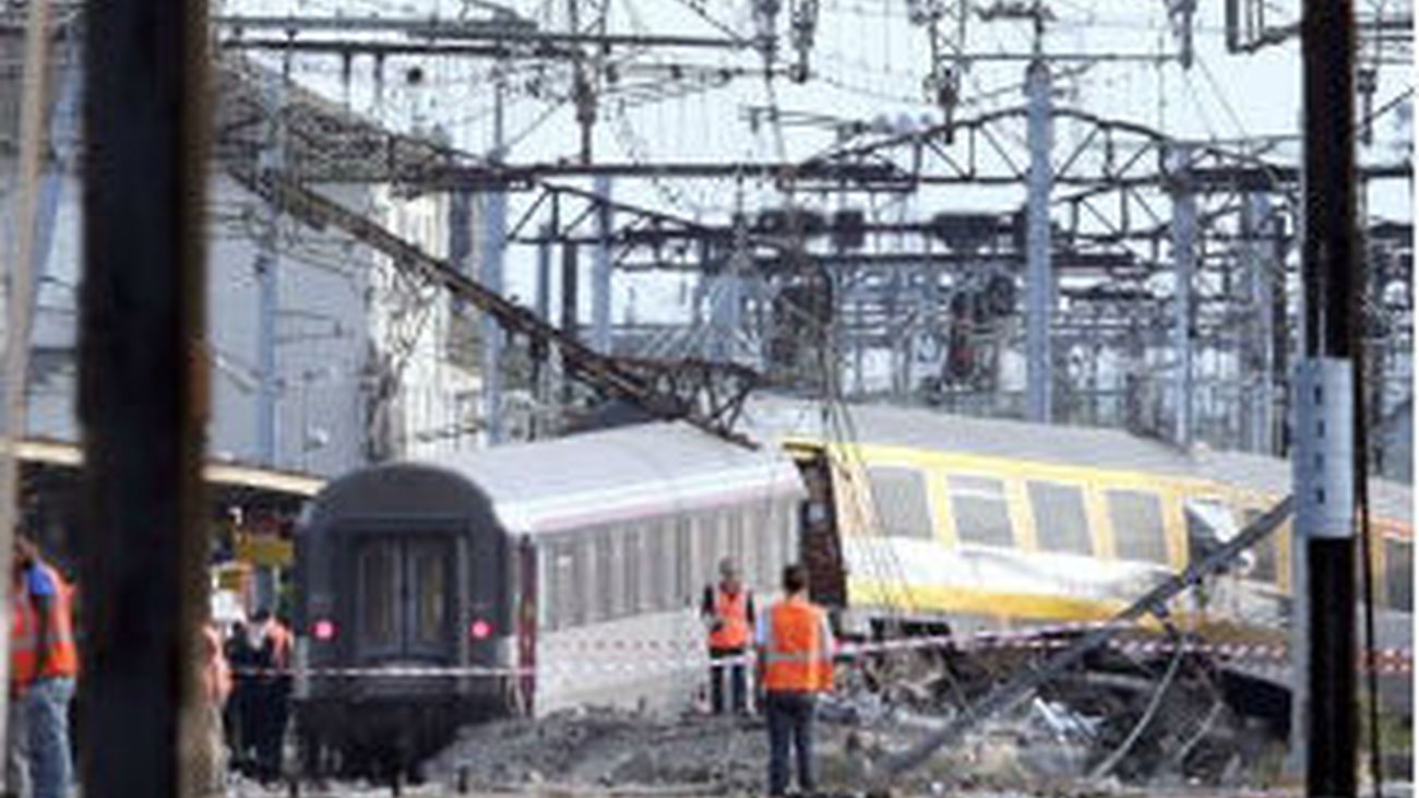 Seis muertos en el descarrilamiento de un tren al sur de París
