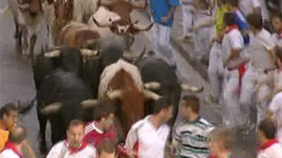 Herida grave una joven australiana tras  ser empitonada en el tórax en el último encierro