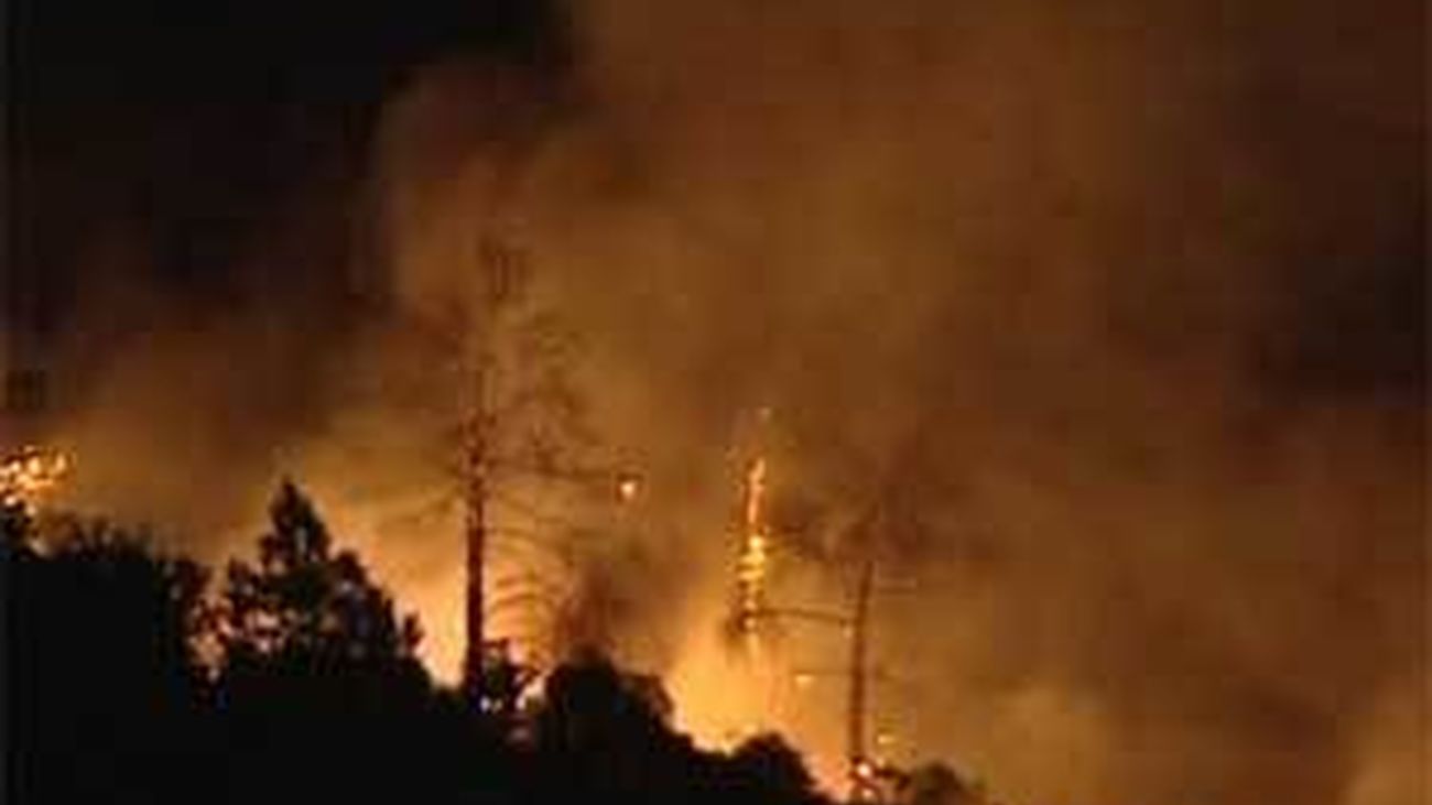 Buscan a un pirómano por su posible relación con los fuegos de Navas y Robledo