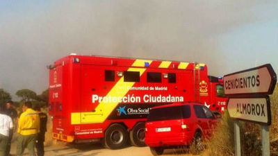 Controlado el incendio de pastos de Chapinería en el que trabajan cien personas