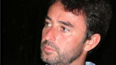 Cesan a un directivo de la Marca España por insultar a los catalanes en Twitter