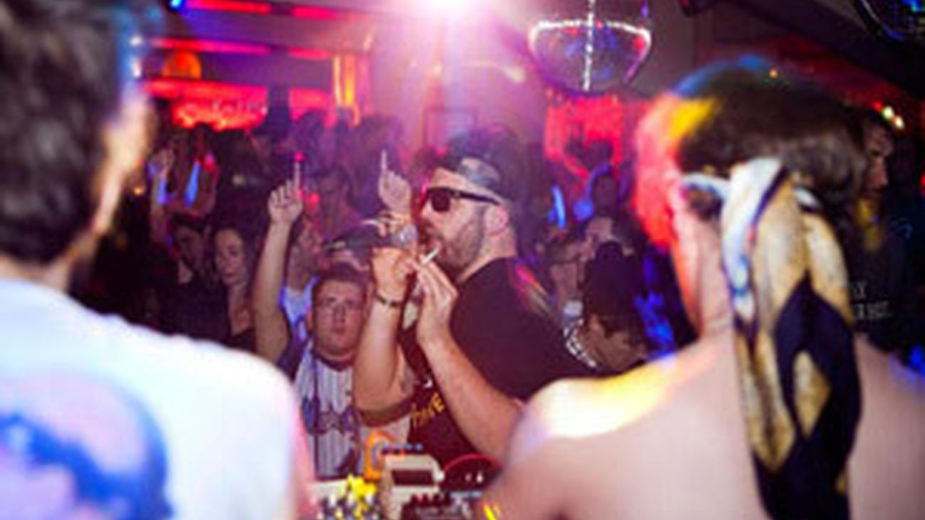 La Policía desaloja un local con un aforo cuatro veces superior al permitido