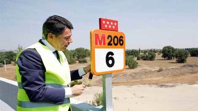 González inaugura la nueva carretera M-206, una de las más transitadas por camiones