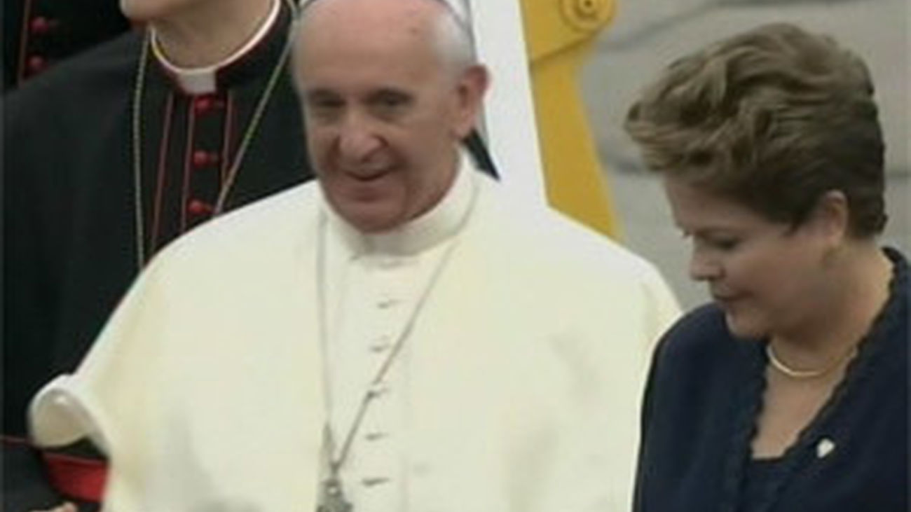 El Papa Francisco llega a Río de Janeiro para la JMJ