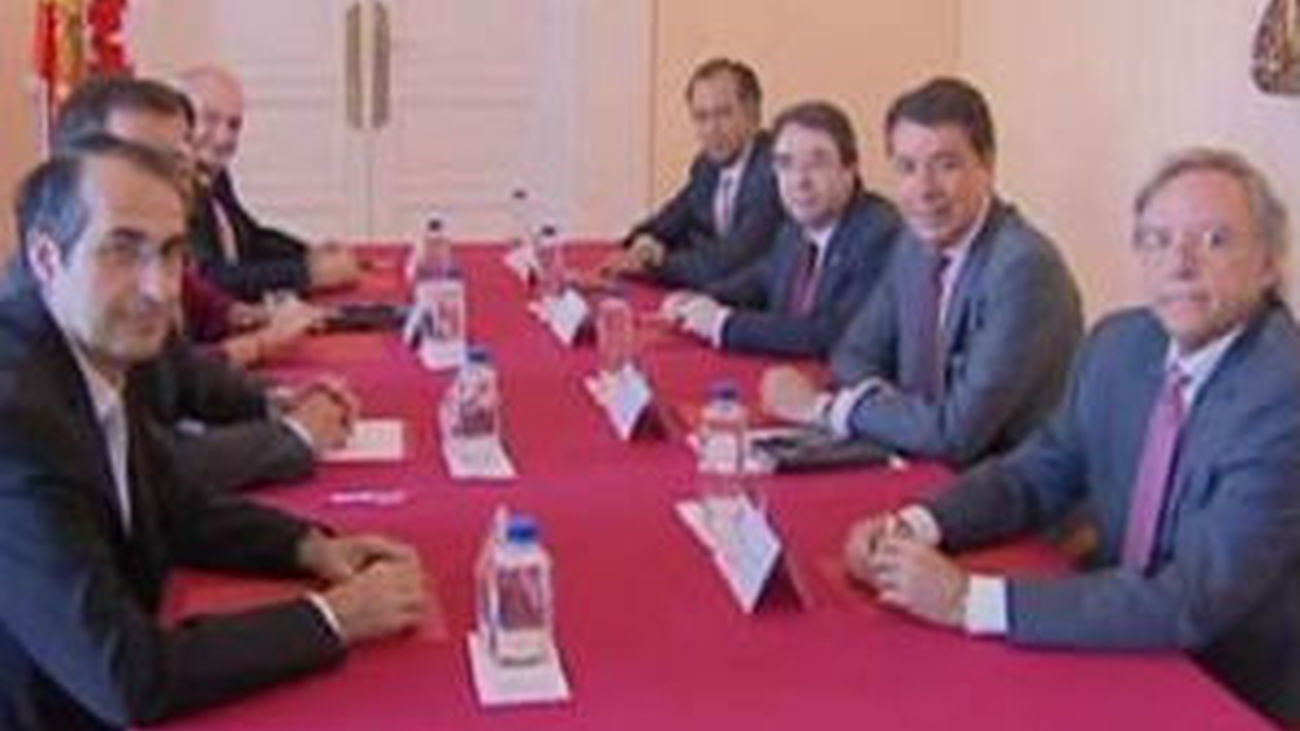 Comunidad y rectores ayudarán a universitarios sin medios con buen expediente