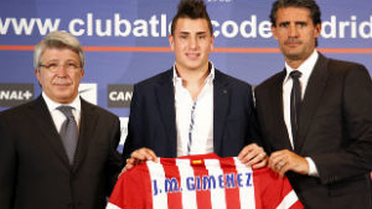 El Atlético presenta al charrúa Giménez