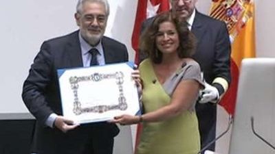 Plácido Domingo recibe el título de Hijo Predilecto declarándose  tres veces 'gato'