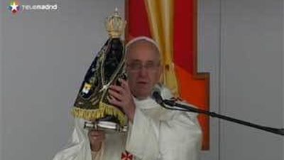 El papa Francisco pone su vida bajo la protección de la Virgen de Aparecida