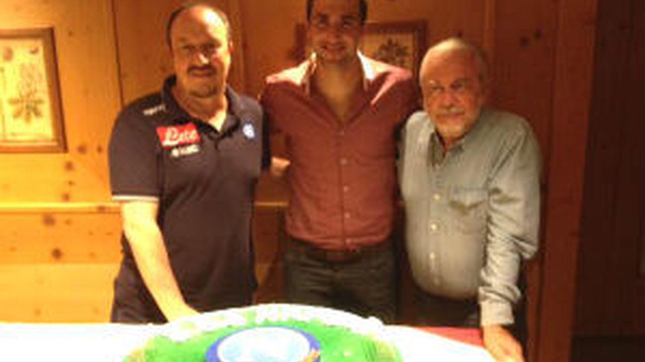 El Nápoles presenta a Higuaín, el fichaje para olvidar a Cavani