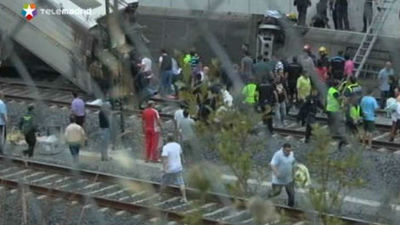 El accidente de tren en Santiago desencadena la solidaridad internacional