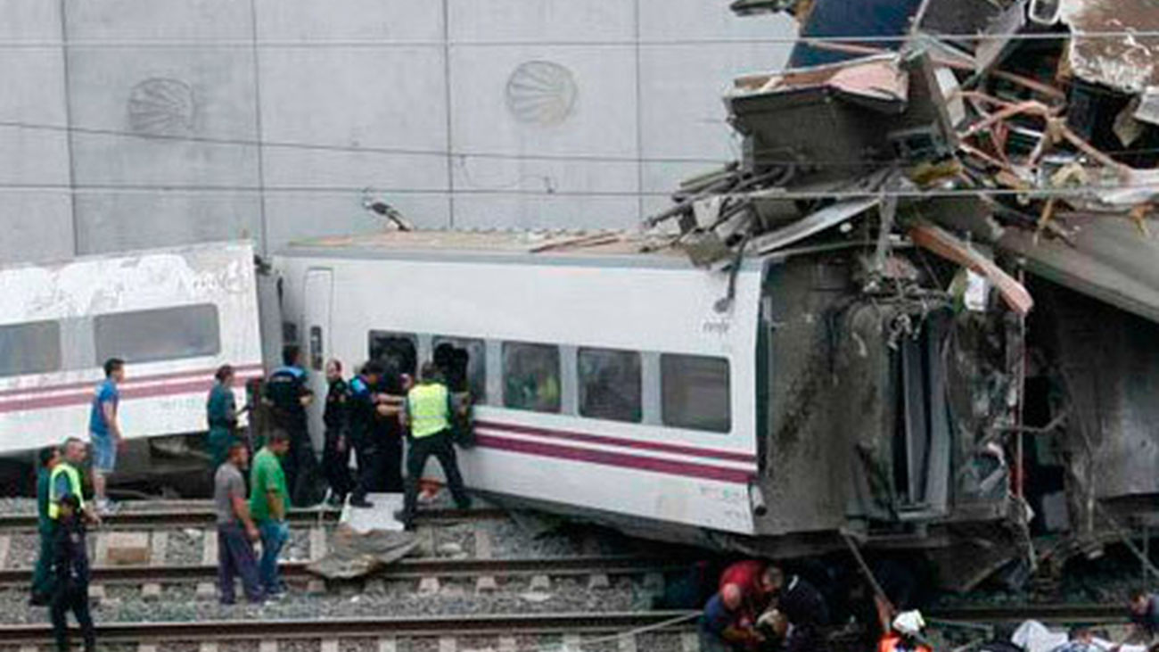 Tragedia ferroviaria en Santiago: 78 muertos y 130 heridos