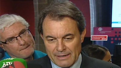 Mas pide diálogo por carta a Rajoy para celebrar la consulta de autodeterminación