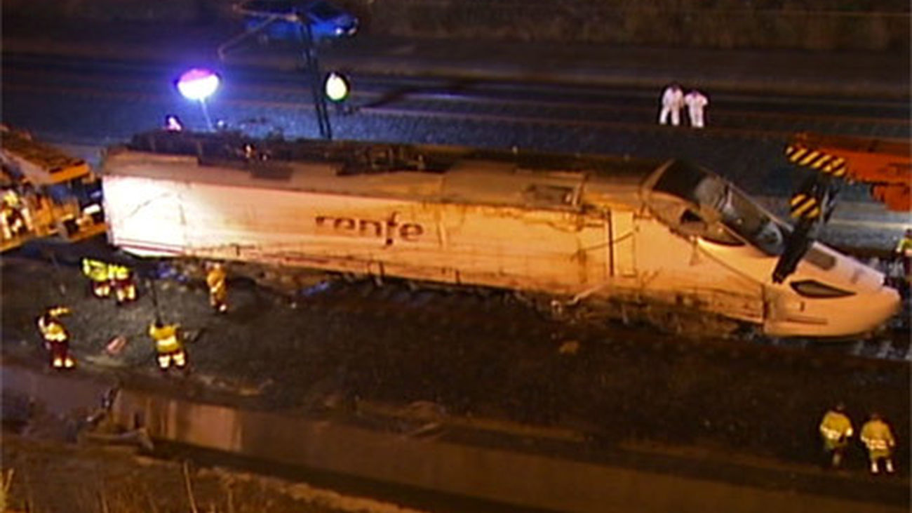 Locomotora tren accidentado