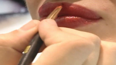 Mas retoques en la cara y menos liposucciones