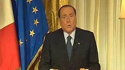 Berlusconi habla de "golpe de Estado" y suplica el perdón de Napolitano