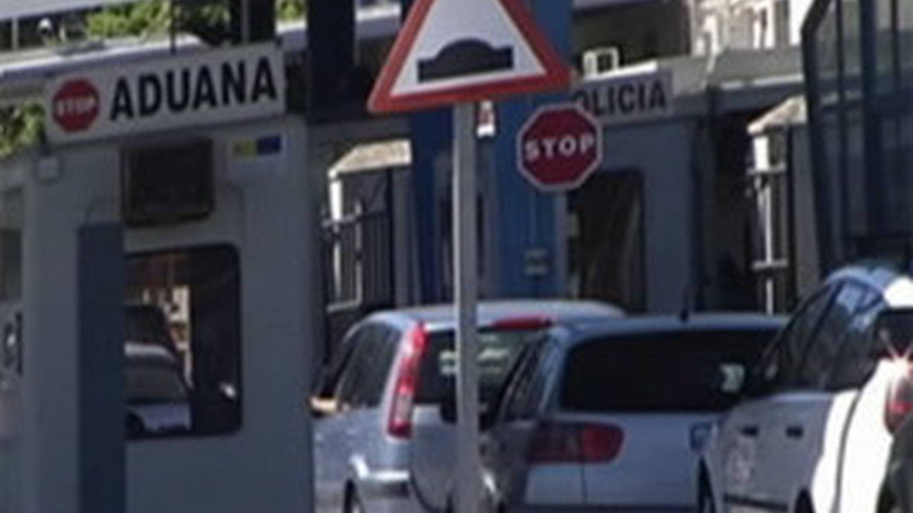 Colas de hasta tres horas para entrar y salir de Gibraltar