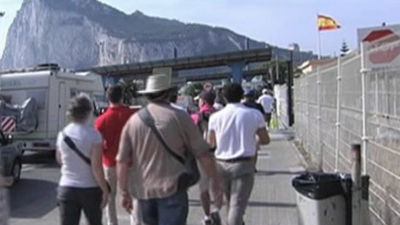 El Gobierno prepara un plan para frenar las provocaciones  de Gibraltar