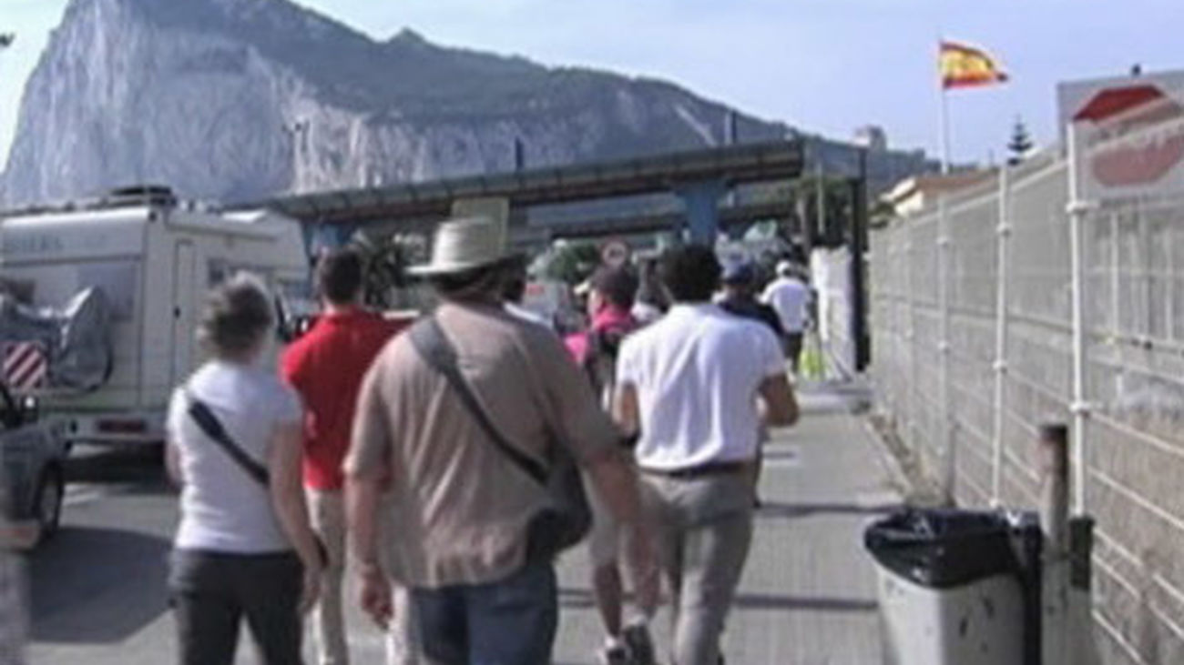 El Gobierno prepara un plan para frenar las provocaciones  de Gibraltar