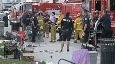 Un muerto y 11 heridos tras embestir un vehículo contra los peatones en Los Ángeles