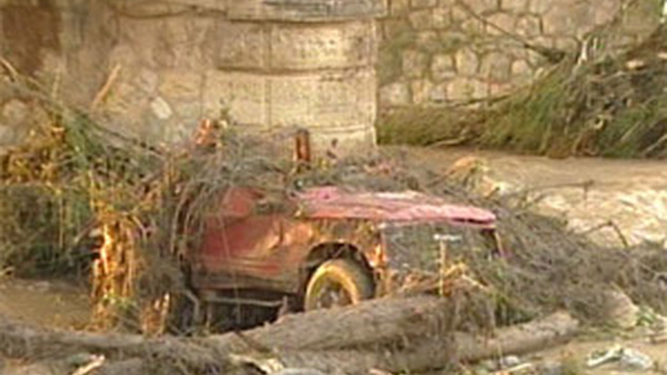 Buscan a un hombre desaparecido al que arrastró una riada en Oliete