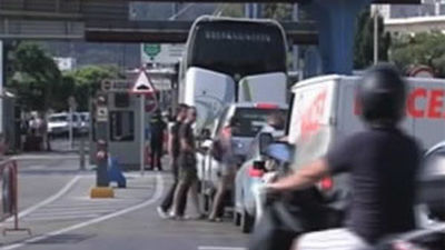 Un guardia civil es arrollado por un coche en el control de aduanas en Gibraltar