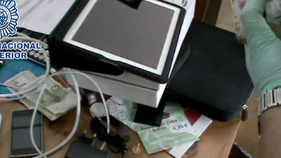 Robaba casas escalando por los conductos de gas y con los dueños dentro