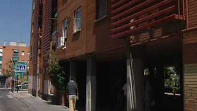 Encuentran el cadáver de una mujer con un tiro en la cabeza en una vivienda de Vallecas