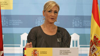 La delegada del Gobierno en Madrid recibe el alta hospitalaria