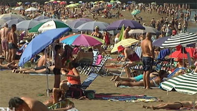 El IPC interanual vuelve a tasas positivas tras subir cinco décimas en abril, hasta el 0,4%