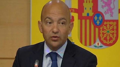 El déficit comercial cae casi un 70% por el récord de las exportaciones