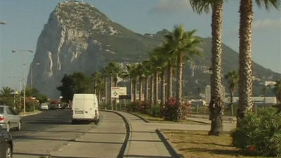 Picardo dice ahora que los pescadores españoles podrán volver a faenar en octubre