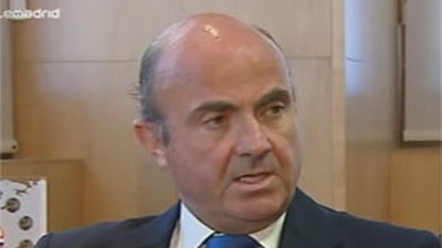 De Guindos augura una tasa de paro inferior al 27,1 % previsto para 2013