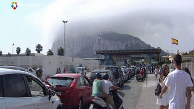 España prohíbe exportar roca de escollera a Gibraltar por delito ambiental