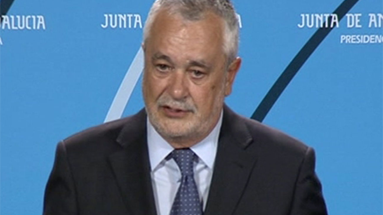 Griñán seguirá como presidente del PSOE y diputado, y justifica ir al Senado