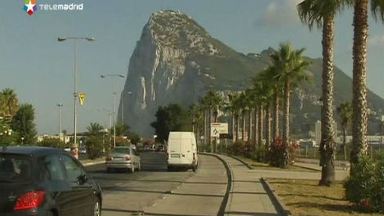 Policías y guardias civiles denuncian "acoso" en la frontera de Gibraltar