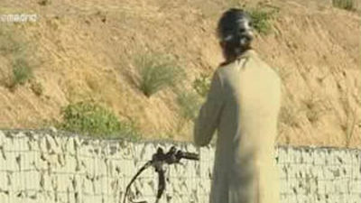 El alcalde de Boadilla cambia el coche oficial por una bicicleta eléctrica