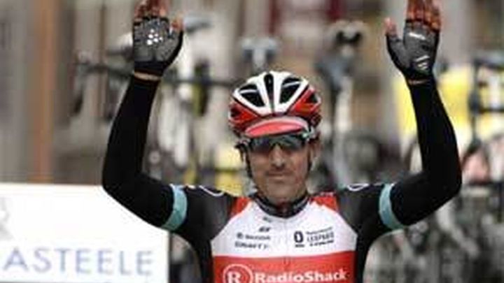 Cancellara se impone en la contrarreloj, Nibali nuevo líder de la Vuelta