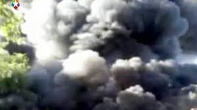 Cuatro dotaciones de bomberos extinguen un  incendio en una piscina abandonada de Coslada